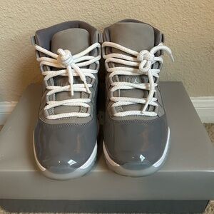 Nike Men Air Jordan 11 Retro Low - Gray and White